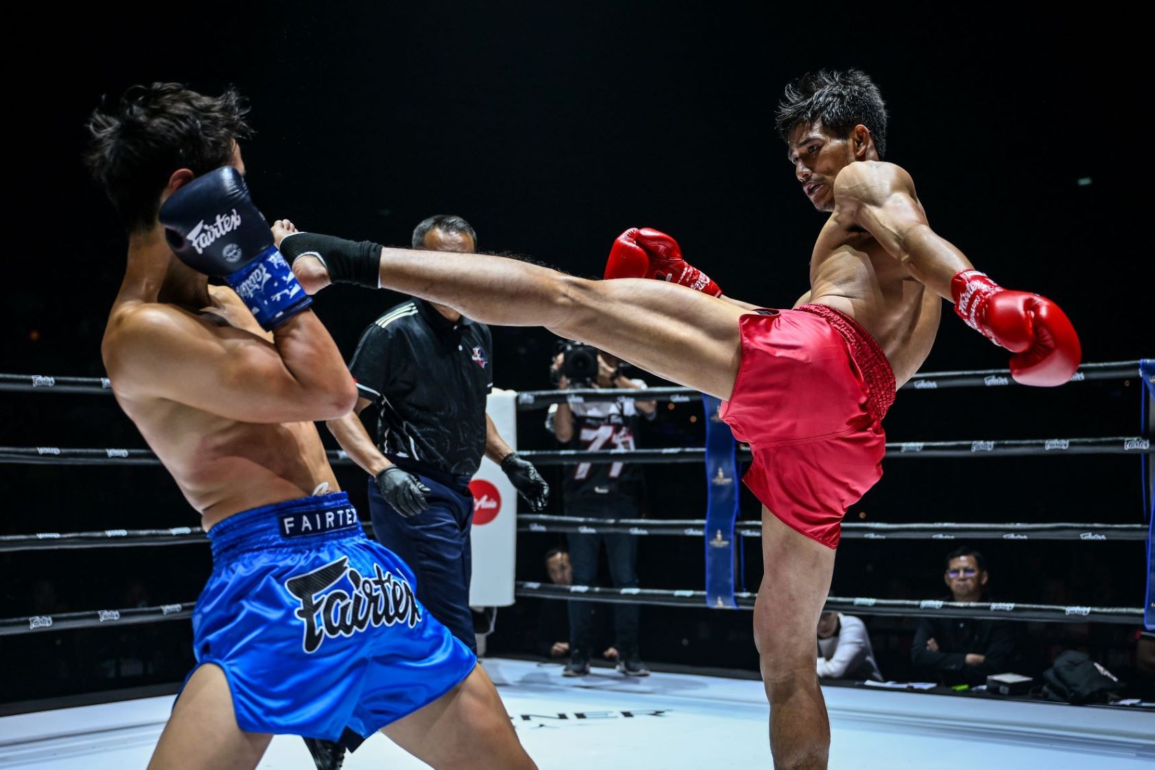 Fairtex Fight Muay Thai Boxing_Main Event.jpg